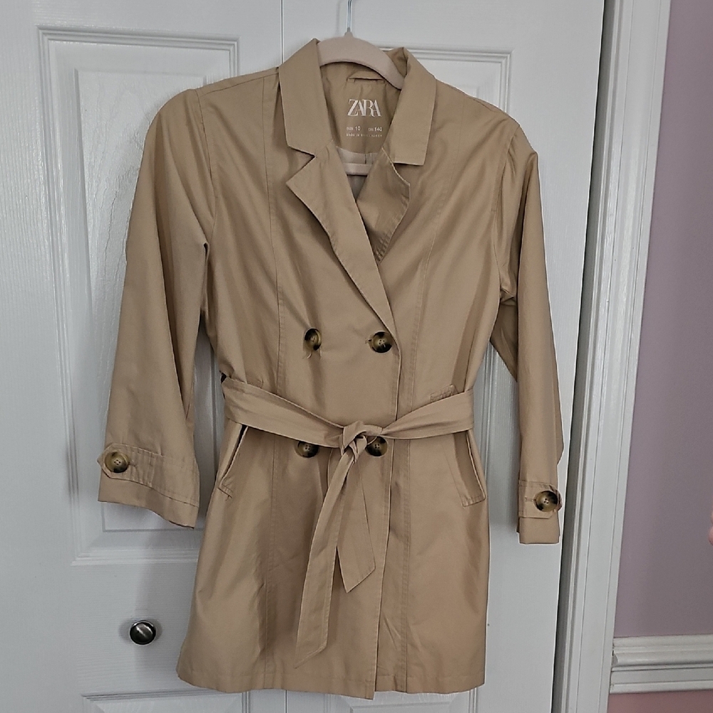 Zara Tan Trench Coat Timeless Style